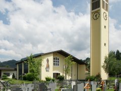 Pfarrkirche Heiliger Fidelis mit Friedhof